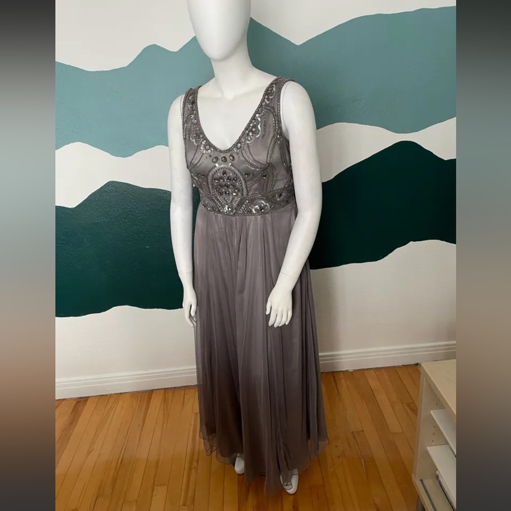 SEARS - Grey formal dress with sequins - size 14